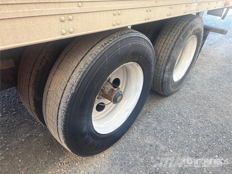 Utility VS2RA 48 ft x 102 in T/A Refrigerated Trailer 冷凍冷蔵トレーラー