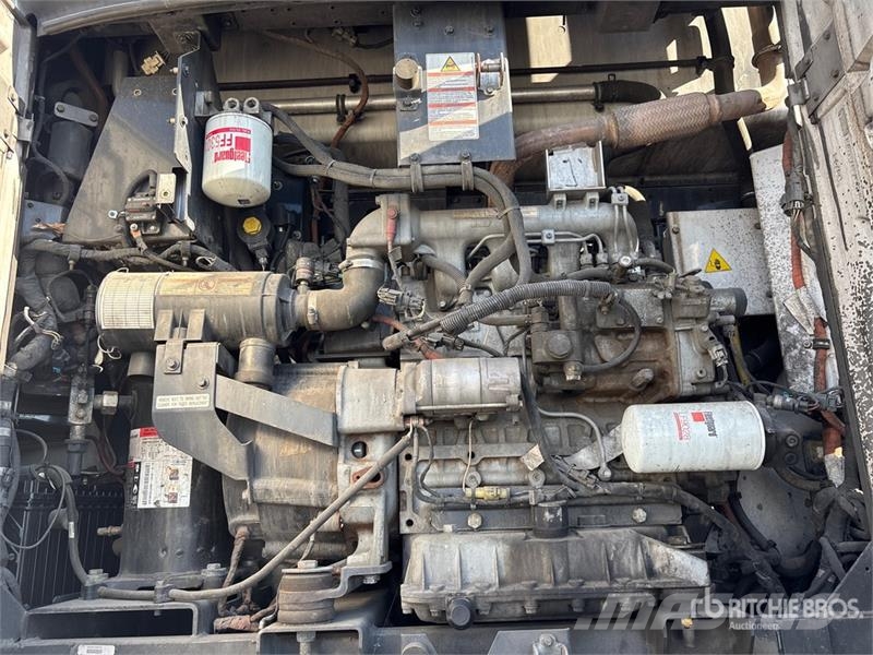 Utility VS2RA 48 ft x 102 in T/A Refrigerated Trailer 冷凍冷蔵トレーラー