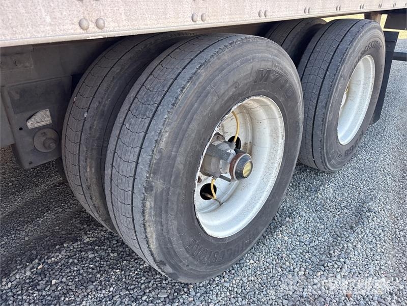 Utility VS2RA 48 ft x 96 in T/A Refrigerated Trailer Temperature controlled semi-trailers