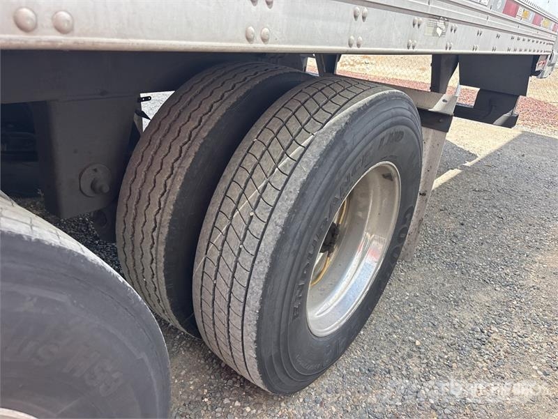Utility VS2RA 48 ft x 96 in T/A Refrigerated Trailer Puspriekabės su izoterminiu kėbulu