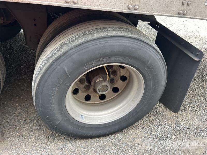 Utility VS2RA 53 ft x 102 in T/A Refrigerated Trailer Puspriekabės su izoterminiu kėbulu