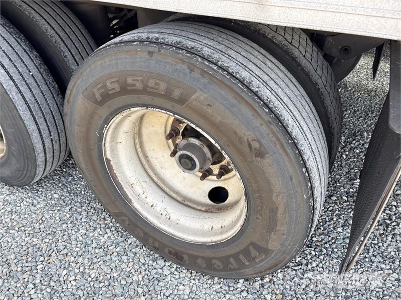 Utility VS2RA 53 ft x 102 in T/A Refrigerated Trailer Puspriekabės su izoterminiu kėbulu