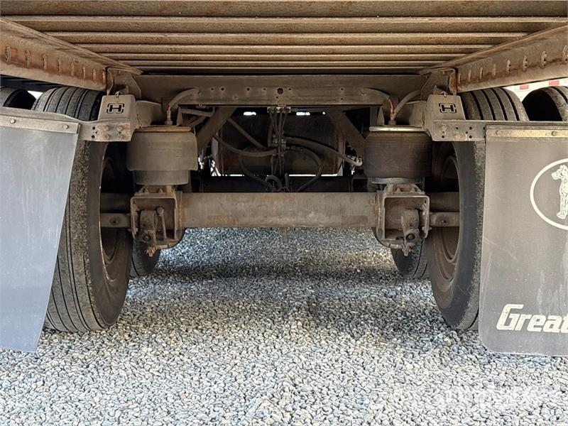 Utility VS2RA 53 ft x 102 in T/A Refrigerated Trailer نصف مقطورات بدرجة حرارة قابلة للضبط