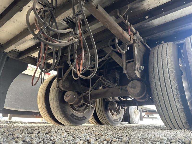 Utility VS2RA 53 ft x 102 in T/A Refrigerated Trailer Temperature controlled semi-trailers