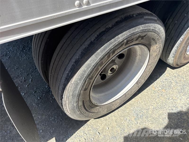 Utility VS2RA 53 ft x 102 in T/A Refrigerated Trailer 控溫式半拖車