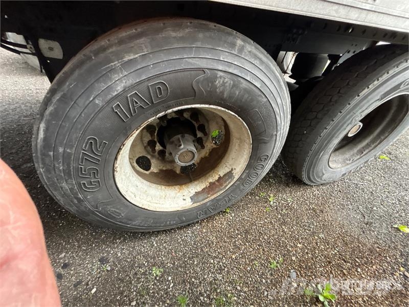 Utility VS2RA 53 ft x 102 in T/A Refrigerated Trailer (Ino Piekabes ar temperatūras kontroli