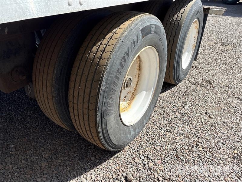 Utility VS2RA 53 ft x 102 in T/A Refrigerated Trailer Piekabes ar temperatūras kontroli