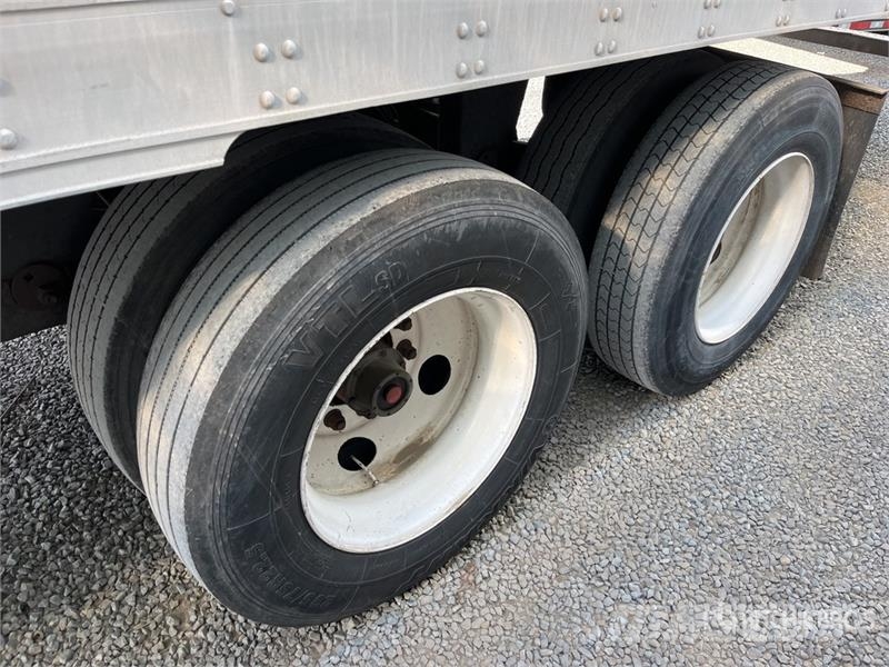 Utility VS2RA 53 ft x 102 in T/A Refrigerated Trailer Temperature controlled semi-trailers