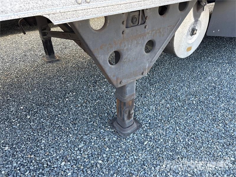 Utility VS2RA 53 ft x 102 in T/A Refrigerated Trailer نصف مقطورات بدرجة حرارة قابلة للضبط