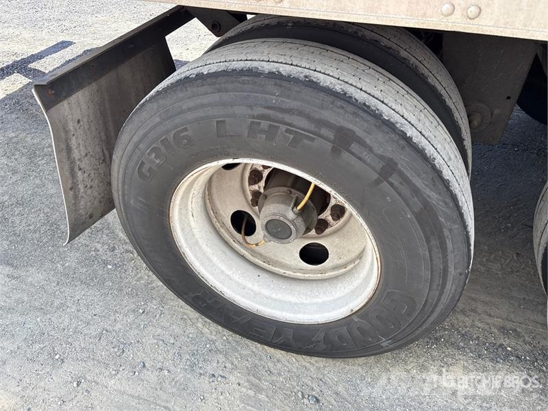 Utility VS2RA 53 ft x 102 in T/A Refrigerated Trailer Temperature controlled semi-trailers