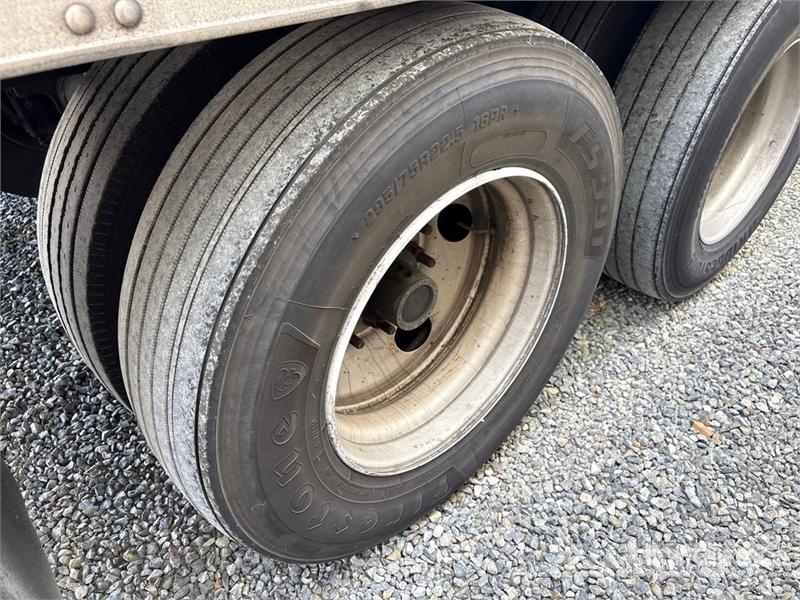 Utility VS2RA 53 ft x 102 in T/A Refrigerated Trailer Puspriekabės su izoterminiu kėbulu