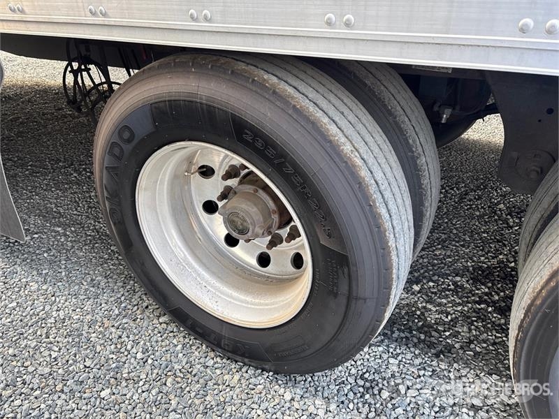 Utility VS2RA 53 ft x 102 in T/A Refrigerated Trailer Temperature controlled semi-trailers
