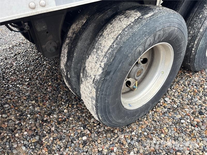 Utility VS2RA 53 ft x 102 in T/A Refrigerated Trailer Piekabes ar temperatūras kontroli