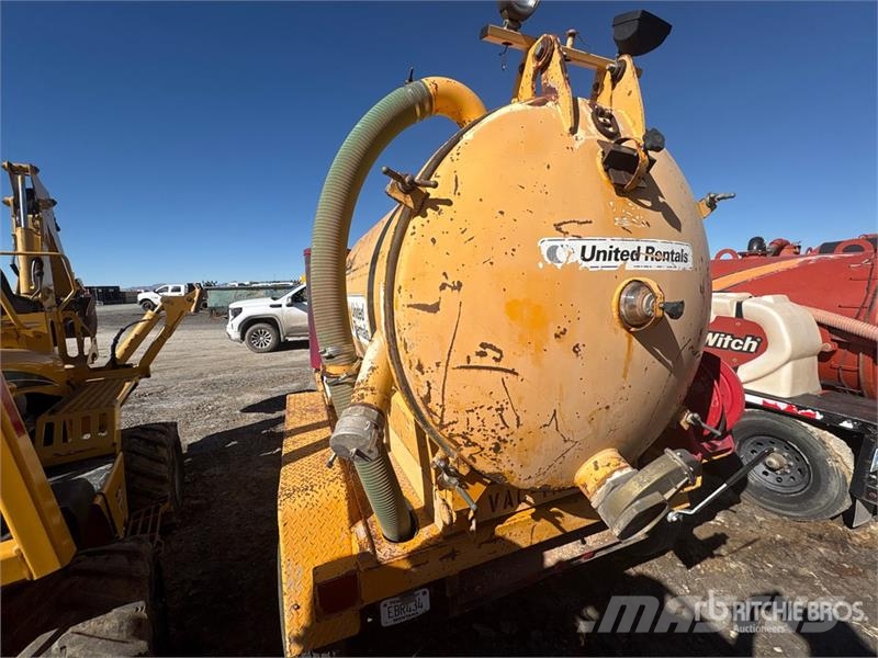 Vac-Tron Vacuum Tanker Trailer 罐式拖车