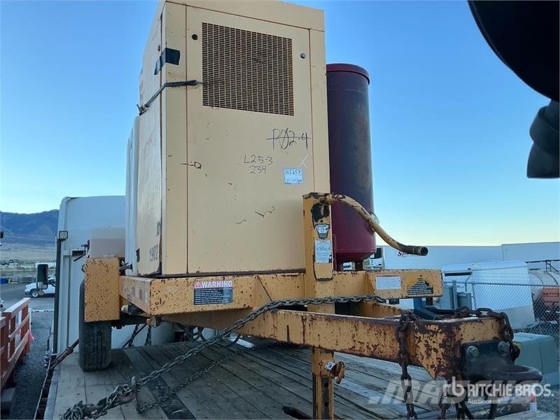 Vac-Tron Vacuum Tanker Trailer 罐式拖车