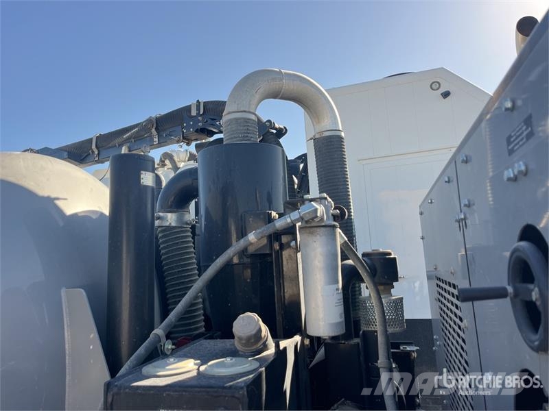 Vactor TRXX-800 800 gal T/A Vacuum Excavation Unit Puurimisseadmete tarvikud ja varuosad