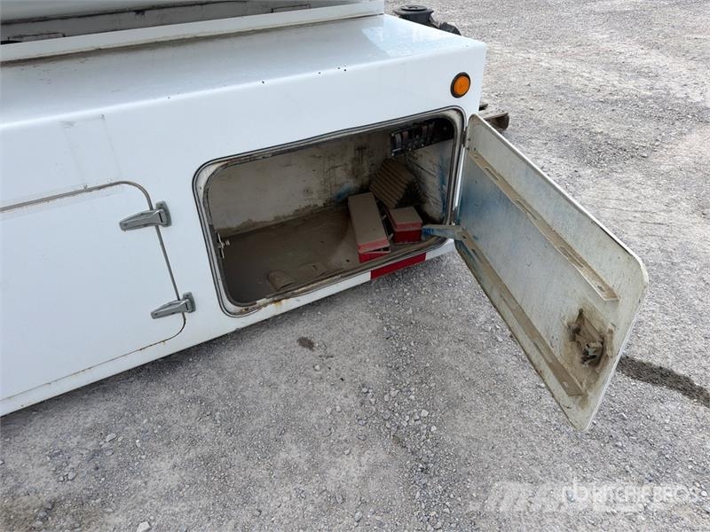 Valew Fuel and Lube Truck Body 商务面包车