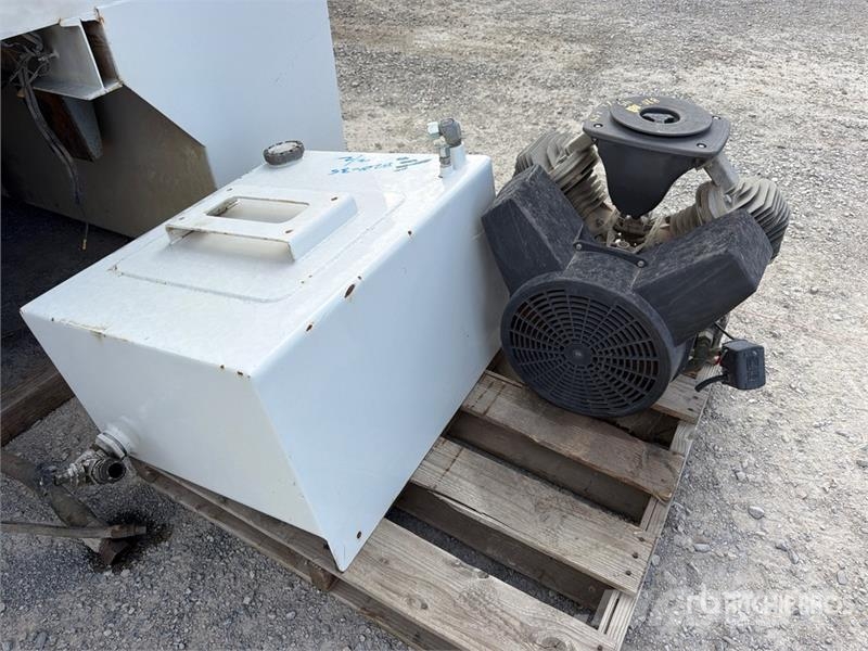 Valew Fuel and Lube Truck Body 商务面包车