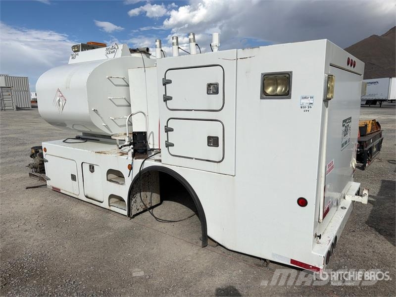Valew Fuel and Lube Truck Body 商务面包车