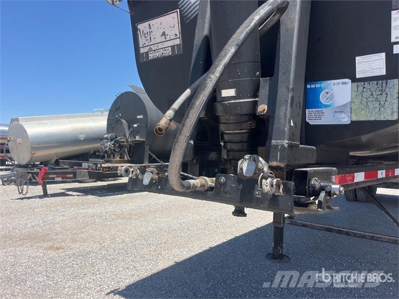 Vantage 32 ft T/A End Dump Trailer Tipper trailers
