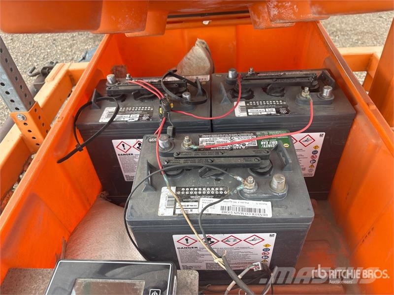 Ver-Mac ST-4X8 85 W Solar Arrow Board أخرى