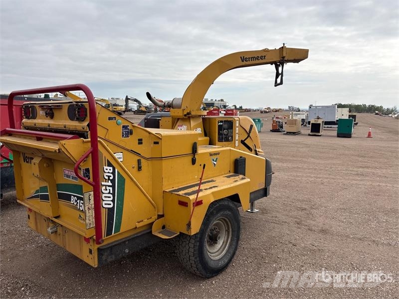 Vermeer 1500 Tow-Behind Wood Chipper Drobilice za drvo / čiperi