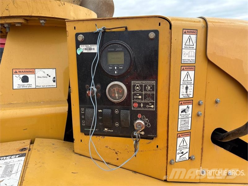 Vermeer 1500 Tow-Behind Wood Chipper Drobilice za drvo / čiperi