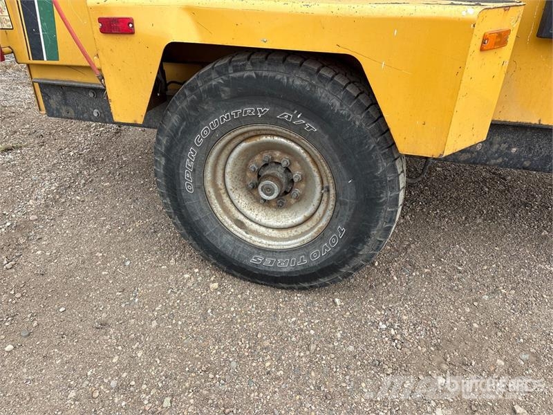 Vermeer 1500 Tow-Behind Wood Chipper Drobilice za drvo / čiperi