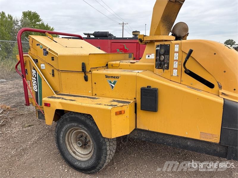 Vermeer 1500 Tow-Behind Wood Chipper Drobilice za drvo / čiperi