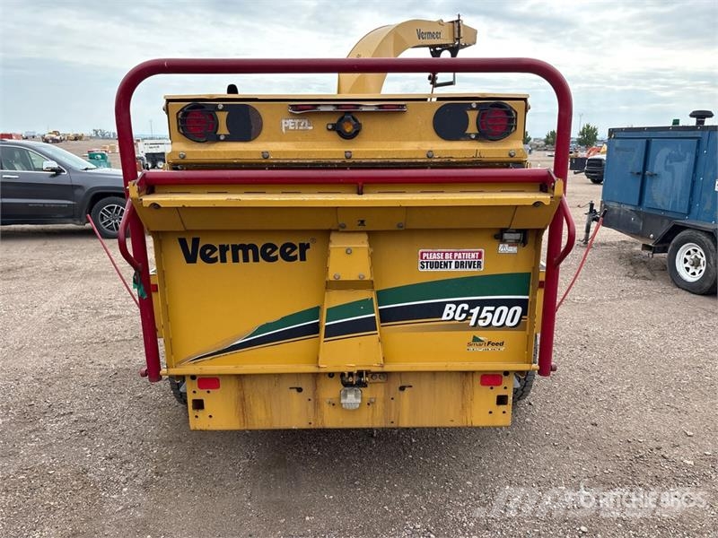 Vermeer 1500 Tow-Behind Wood Chipper Drobilice za drvo / čiperi