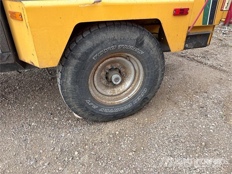 Vermeer 1500 Tow-Behind Wood Chipper Drobilice za drvo / čiperi