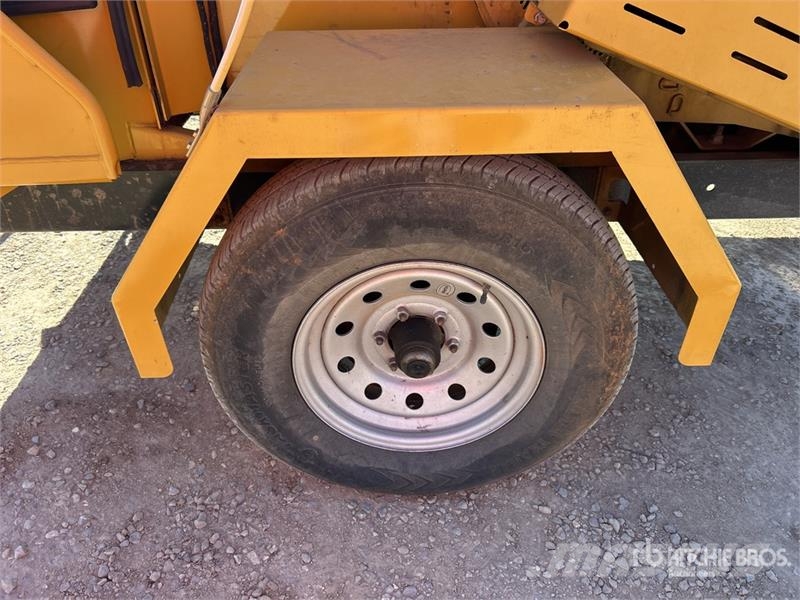 Vermeer BC1000XL Tow-Behind Wood Chipper Puiduhakkurid