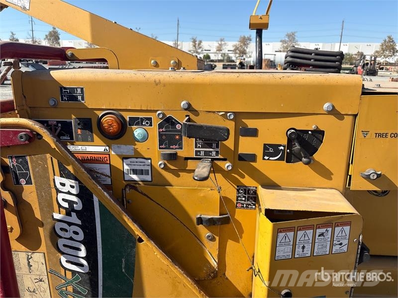 Vermeer BC1800XL Tow-Behind Wood Chipper (Inoperable) Koksnes šķeldotāji