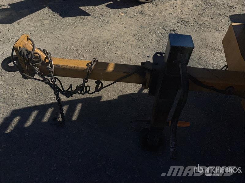 Vermeer BC1800XL Tow-Behind Wood Chipper (Inoperable) Koksnes šķeldotāji