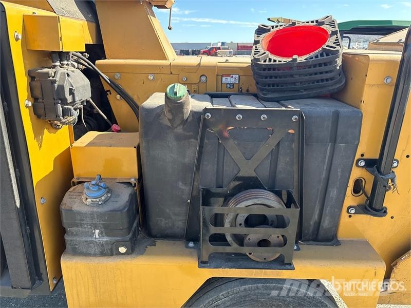 Vermeer BC1800XL Tow-Behind Wood Chipper (Inoperable) Koksnes šķeldotāji