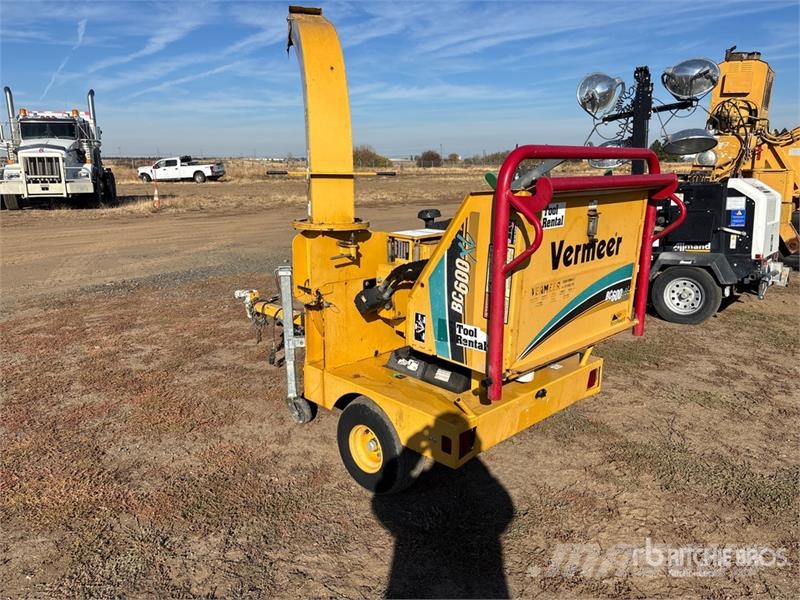 Vermeer BC600XL Tow-Behind Wood Chipper Medienos smulkintuvai