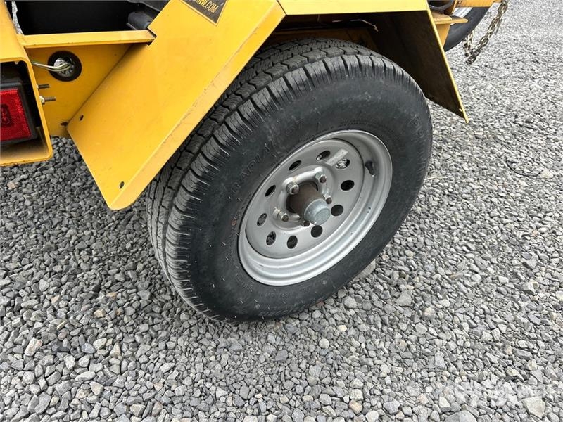 Vermeer BC700XL Tow-Behind Wood Chipper 톱밥제조기
