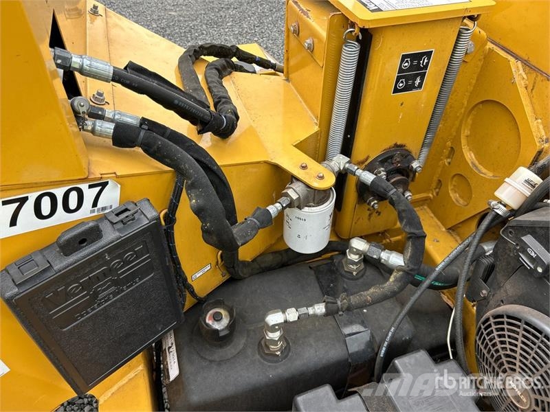 Vermeer BC700XL Tow-Behind Wood Chipper 톱밥제조기