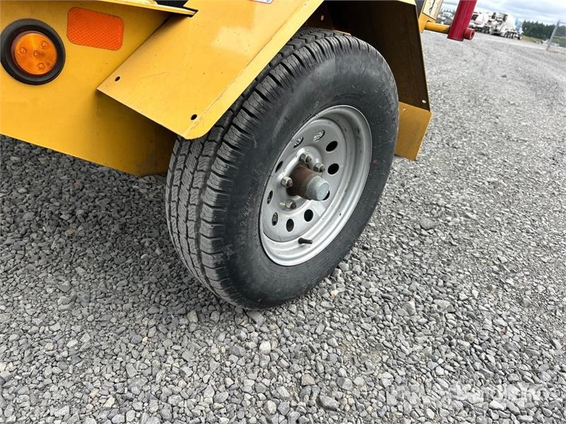 Vermeer BC700XL Tow-Behind Wood Chipper 톱밥제조기