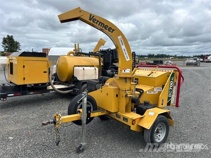Vermeer BC700XL Tow-Behind Wood Chipper 톱밥제조기