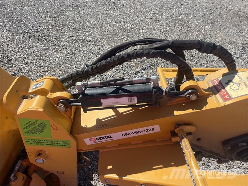 Vermeer SC30TX Walk Behind Stump Grinder الكاسحات وقلابات التربة ذات المحركات