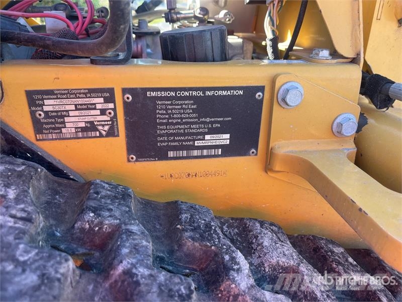 Vermeer SC30TX Walk Behind Stump Grinder الكاسحات وقلابات التربة ذات المحركات