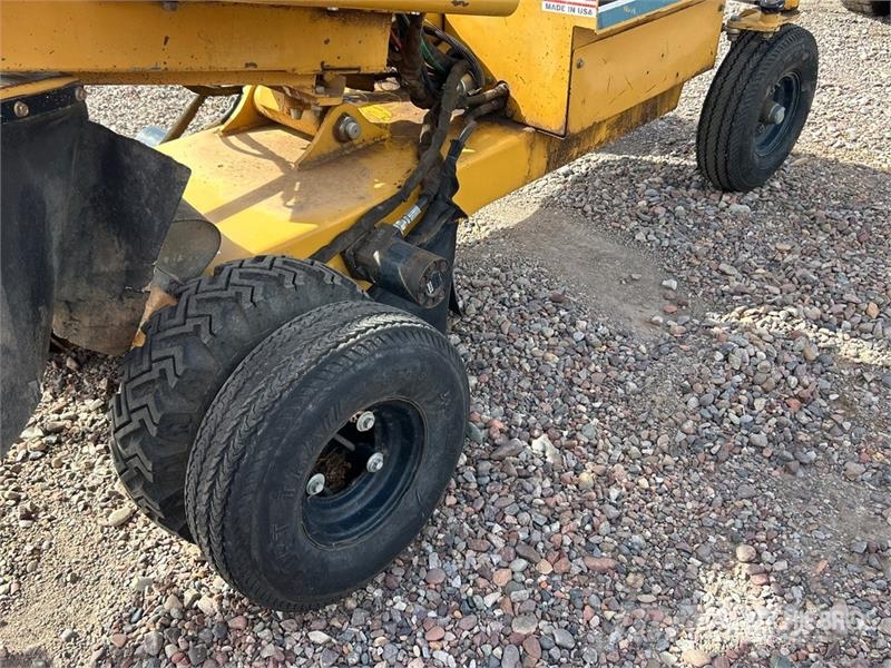 Vermeer SC352 Walk Behind Stump Grinder Kardánhajtású ekék és Forgó-boronák