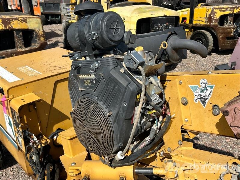 Vermeer SC352 Walk Behind Stump Grinder Kardánhajtású ekék és Forgó-boronák