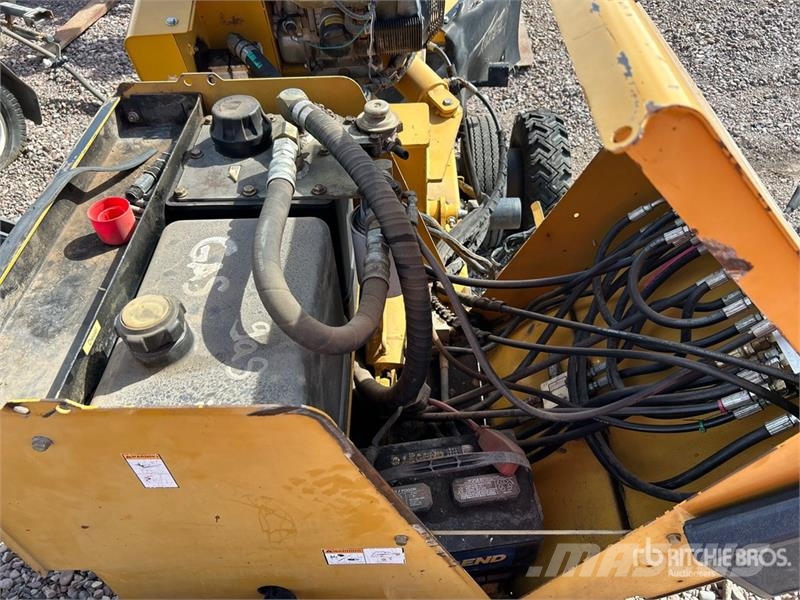 Vermeer SC352 Walk Behind Stump Grinder Kardánhajtású ekék és Forgó-boronák