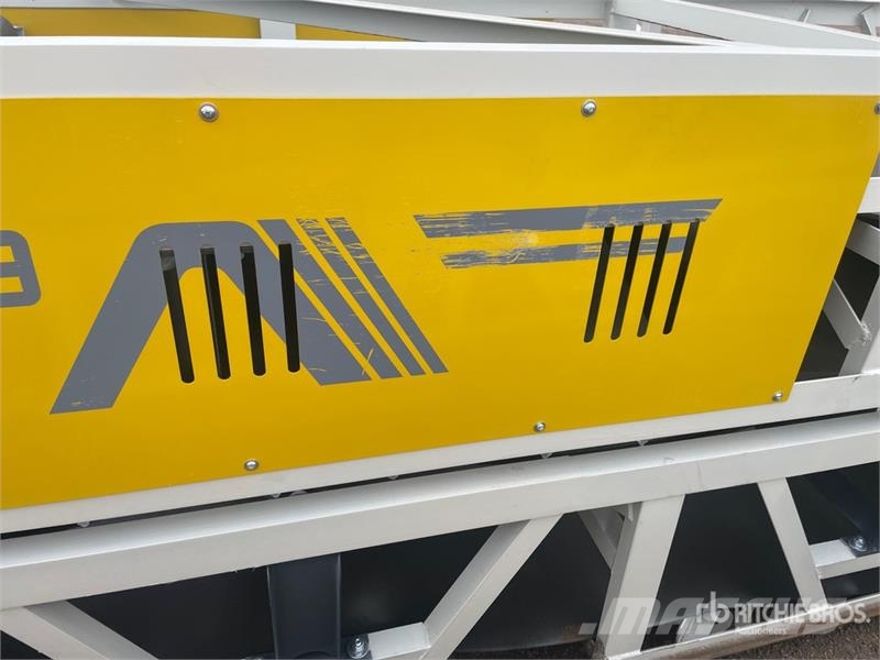 Vickwest PRS36-60 36 in x 60 ft Portable Stacking Conveyor  معدات البناء - غير ذلك