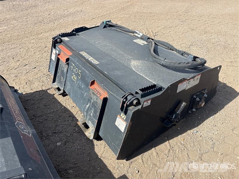 Virnig 73 in Skid Steer Sweeper Metle