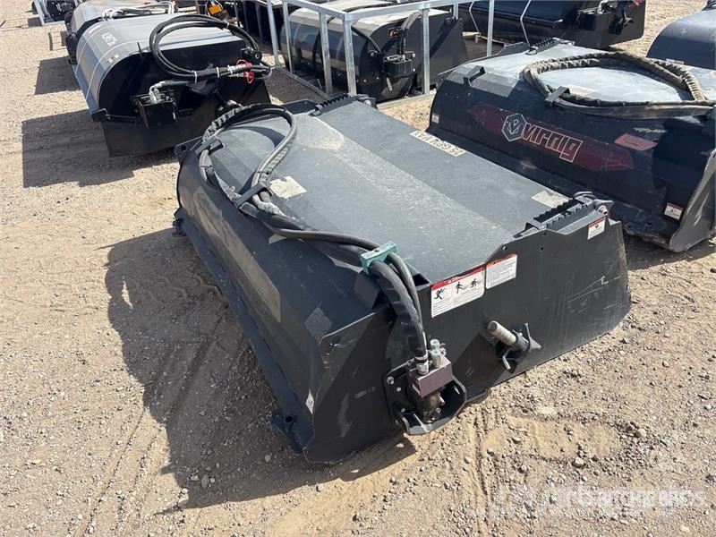 Virnig 73 in Skid Steer Sweeper Metle