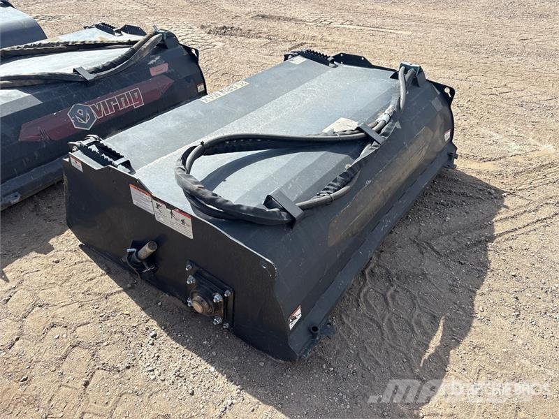 Virnig 73 in Skid Steer Sweeper Metle