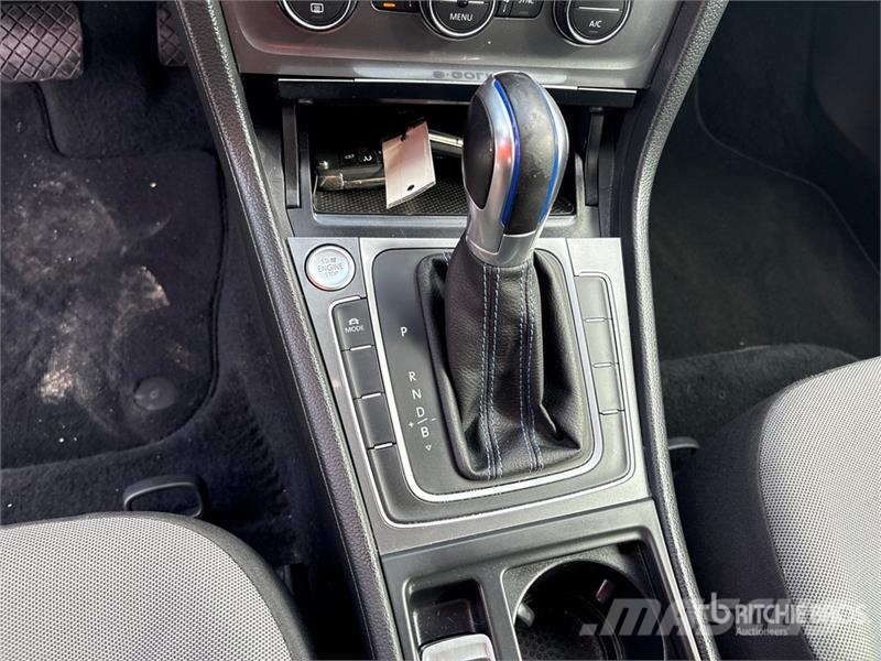 Volkswagen eGolf Automobile Automašīnas